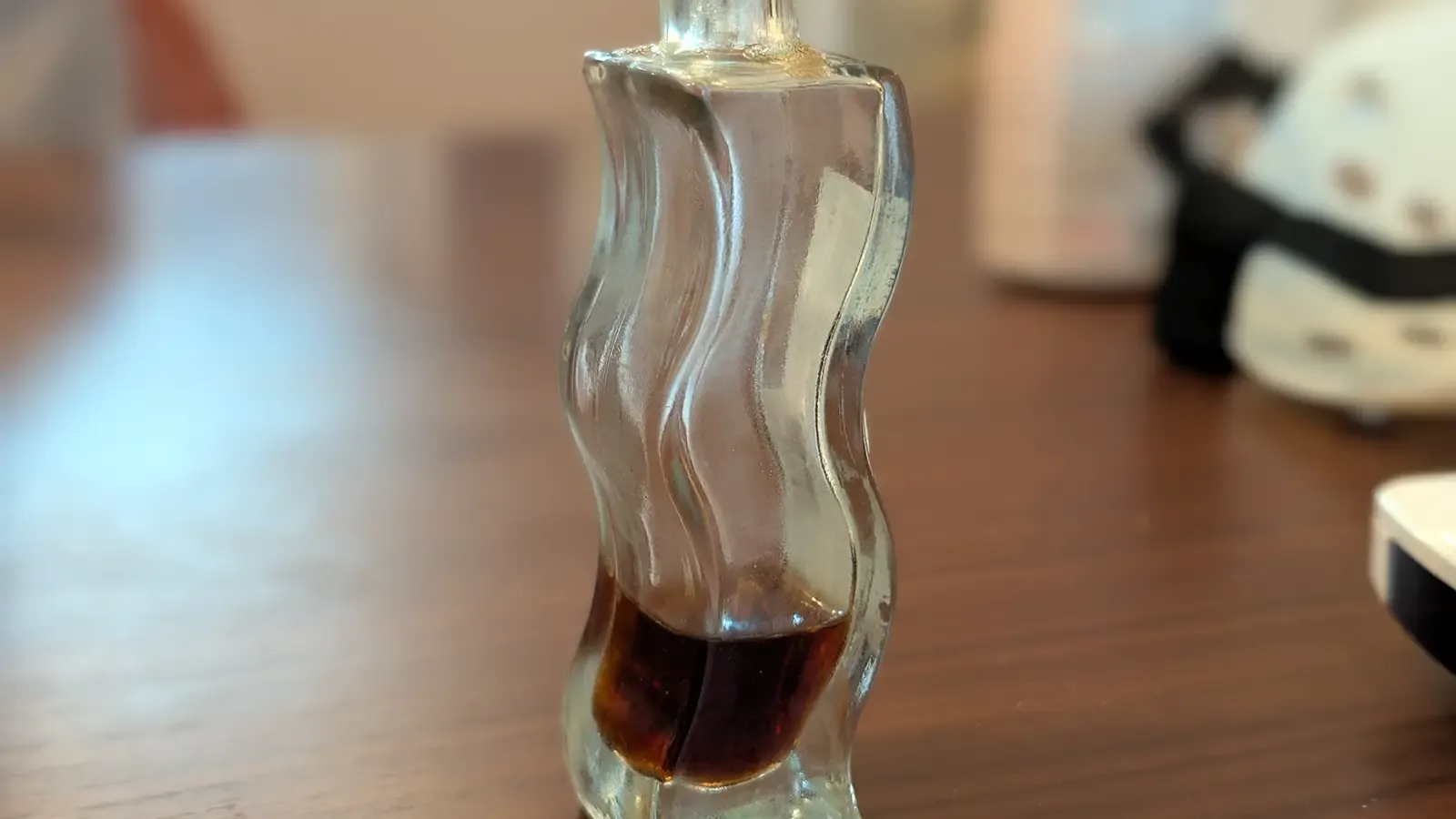 デルフィーノ社の魚醤「コラトゥーラ・ディ・アリーチ」の瓶