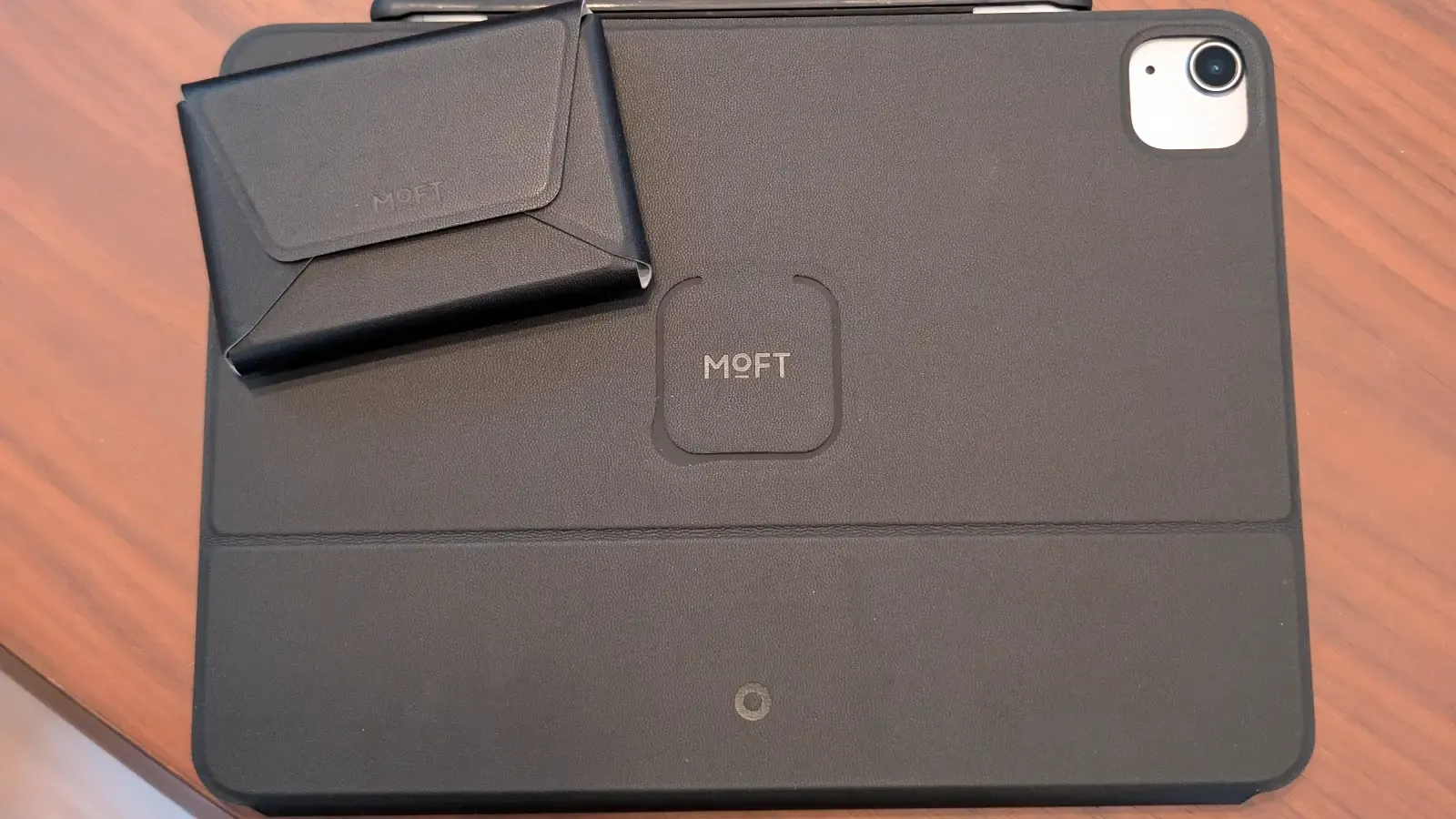 MOFTのスマホスタンド兼ウォレット