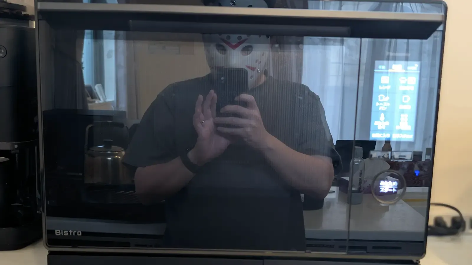 黒い筐体のPanasonic製スチームオーブンレンジ「ビストロ」