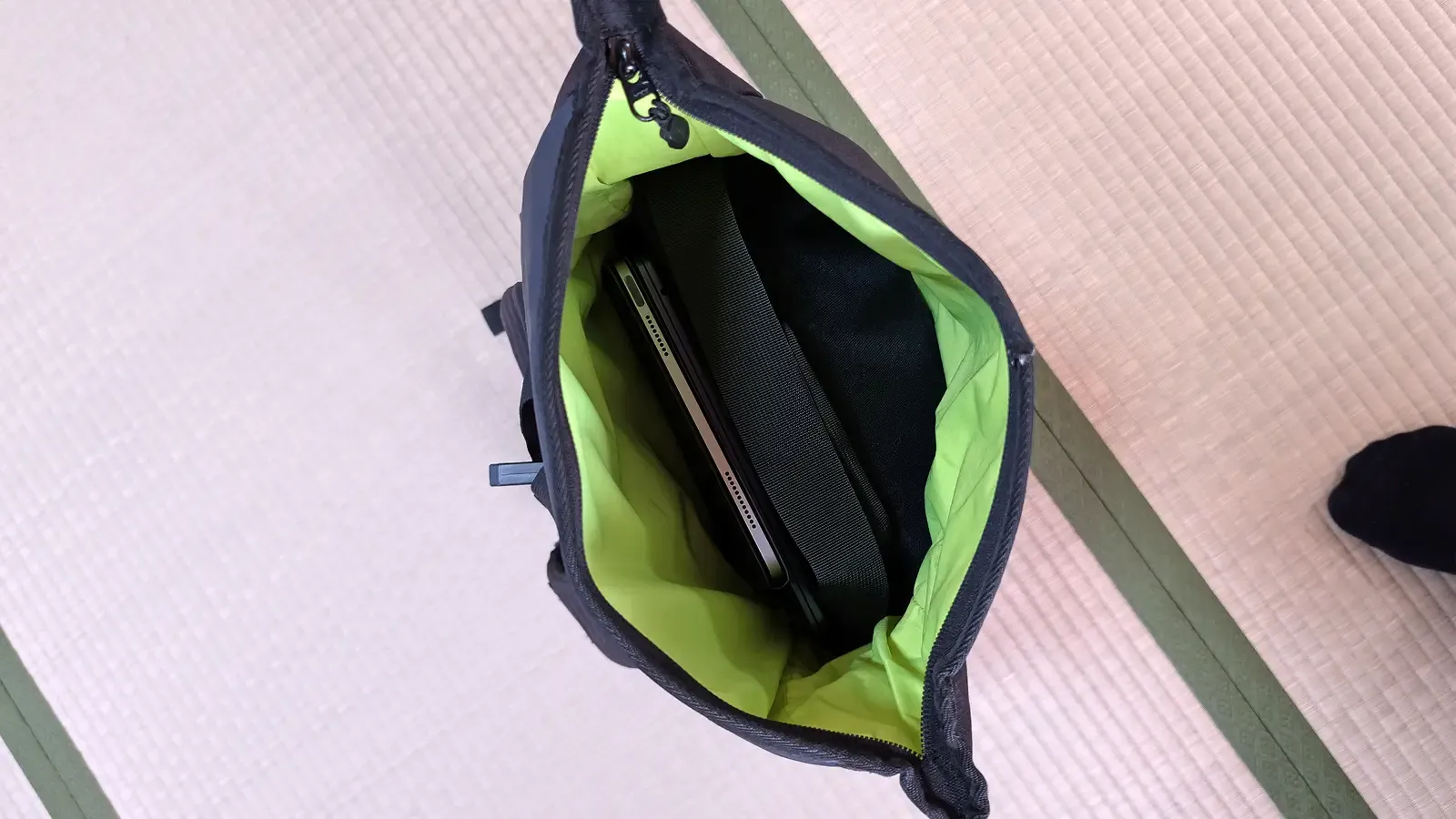 PCとiPadを直接収納している様子